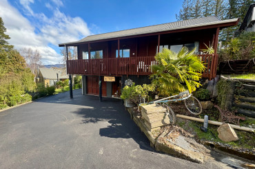 83B Conical Hill Road - Access off Alpine Avenue