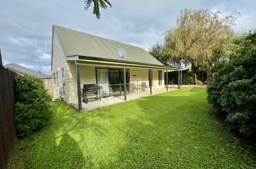 15b Caverhill Close