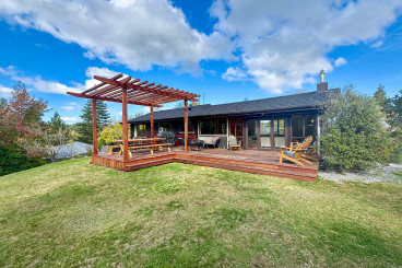 49 Chalet Crescent
