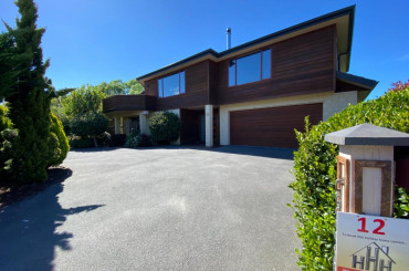 12 Tarndale Place