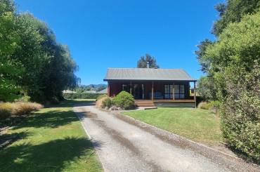 13 Caverhill Close