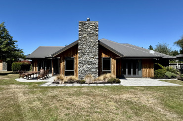 6 Mt Isobel Place