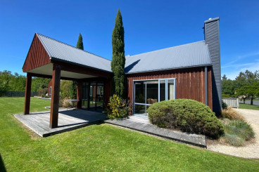 4 Tarndale Place