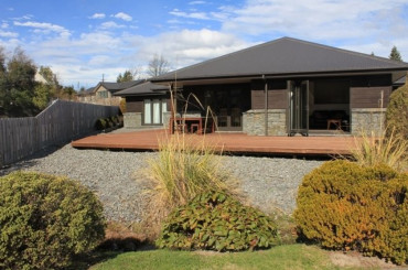 16 Rutherford Crescent