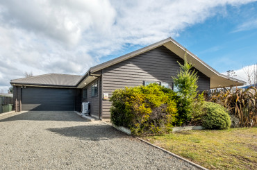 3 Grantham Drive